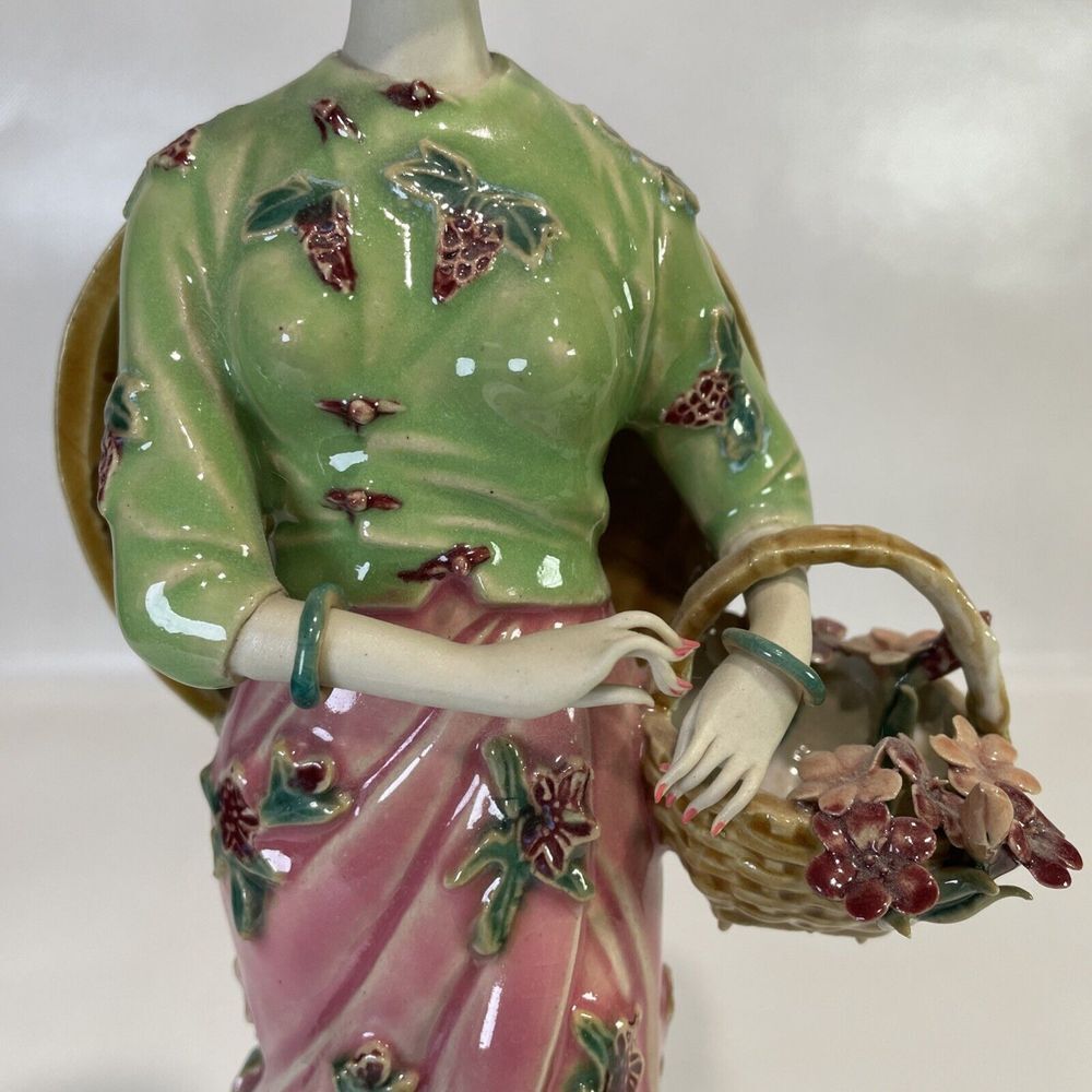 12" Chinese Wucai‎ Porcelain Pottery Belle Girl Lady Basket Flower Figurine Read - Picture 3 of 11